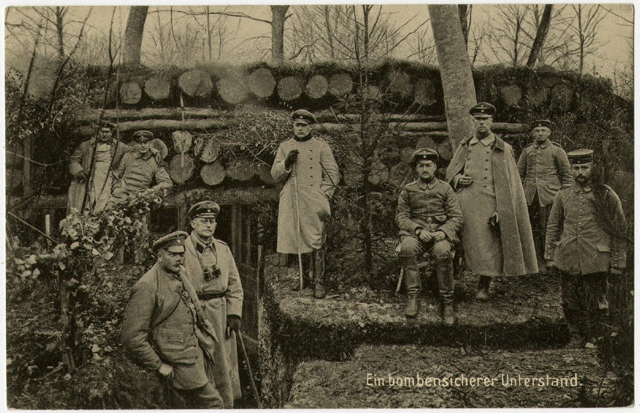 Unterstand Erster Weltkrieg um 1915  Ausstellung 150 Jahre Postkarte Museum für Kommunikation Berlin